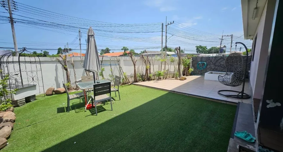 For rent 3 bedrooms villa in Bang Lamung, Chonburi