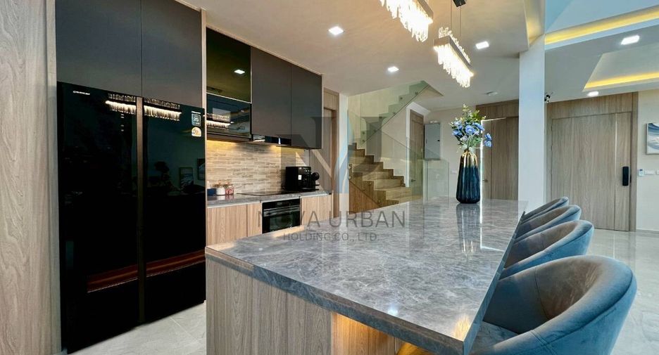 For sale 5 ベッドルーム house in Bang Lamung, Chonburi