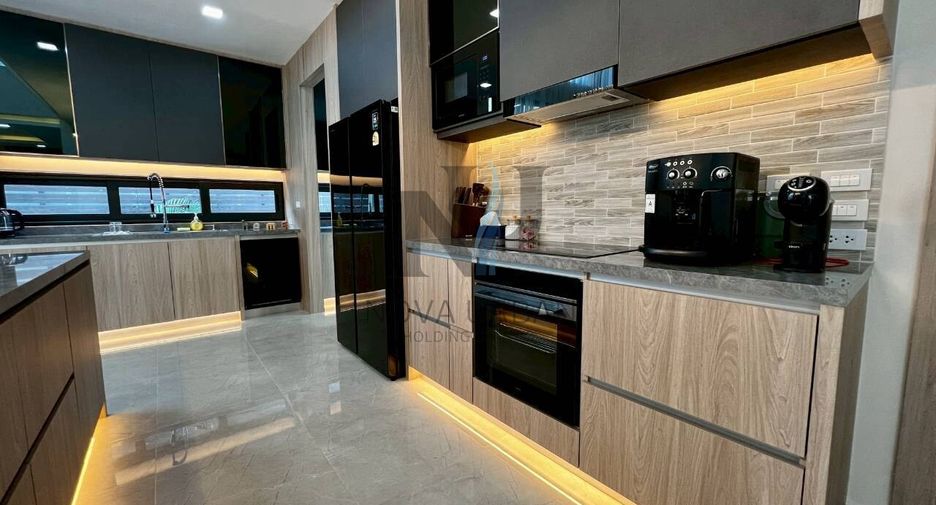For sale 5 ベッドルーム house in Bang Lamung, Chonburi