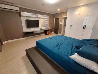 Casa en alquiler de 4 habitaciones en Huai Khwang, Bangkok