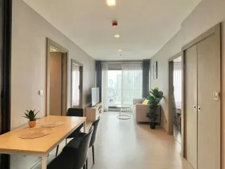 À louer 2 chambres condo à Huai Khwang, Bangkok