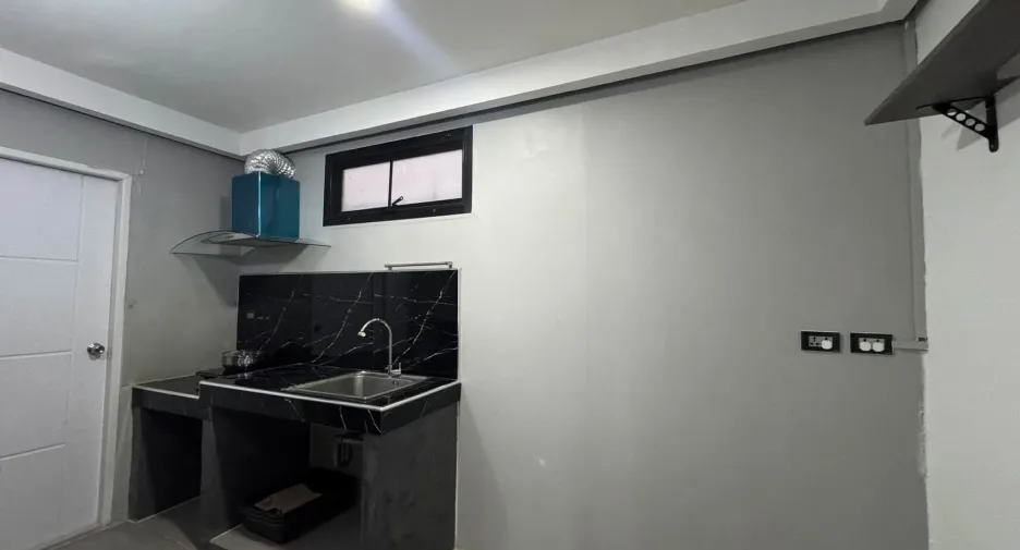 For rent 2 bedrooms townhouse in Bang Phli, Samut Prakan