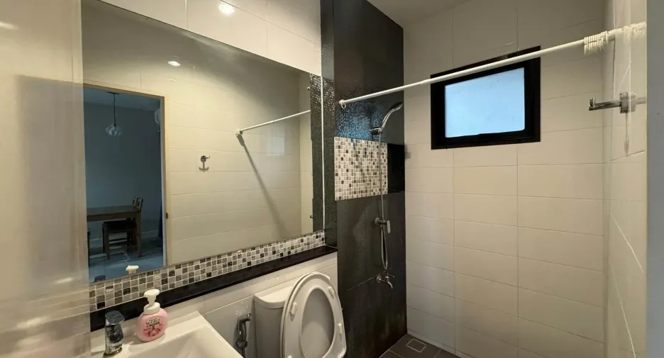 For rent 2 bedrooms townhouse in Bang Phli, Samut Prakan