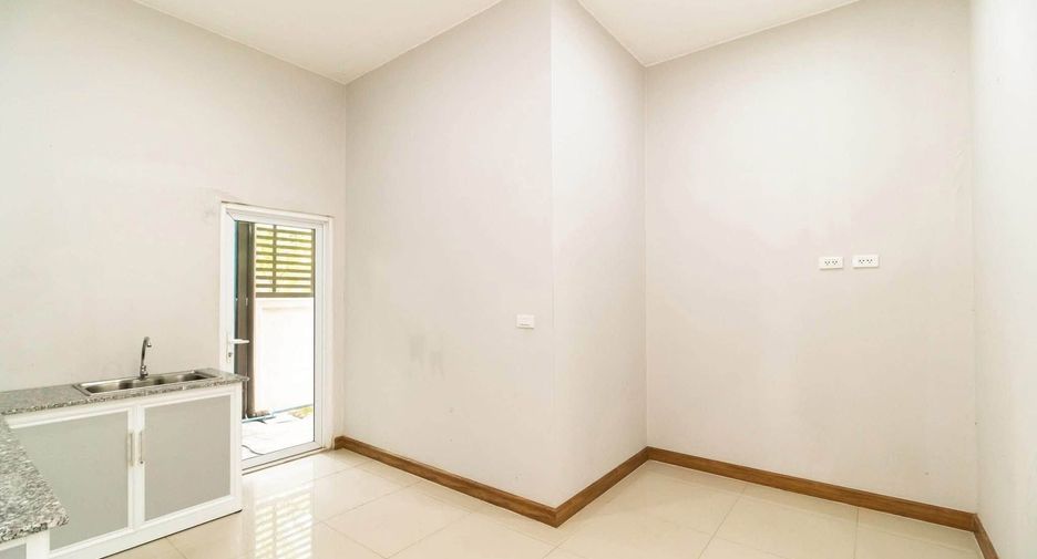 For rent 4 bedrooms house in Bang Khen, Bangkok