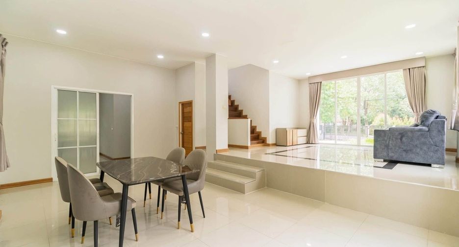 For rent 4 bedrooms house in Bang Khen, Bangkok