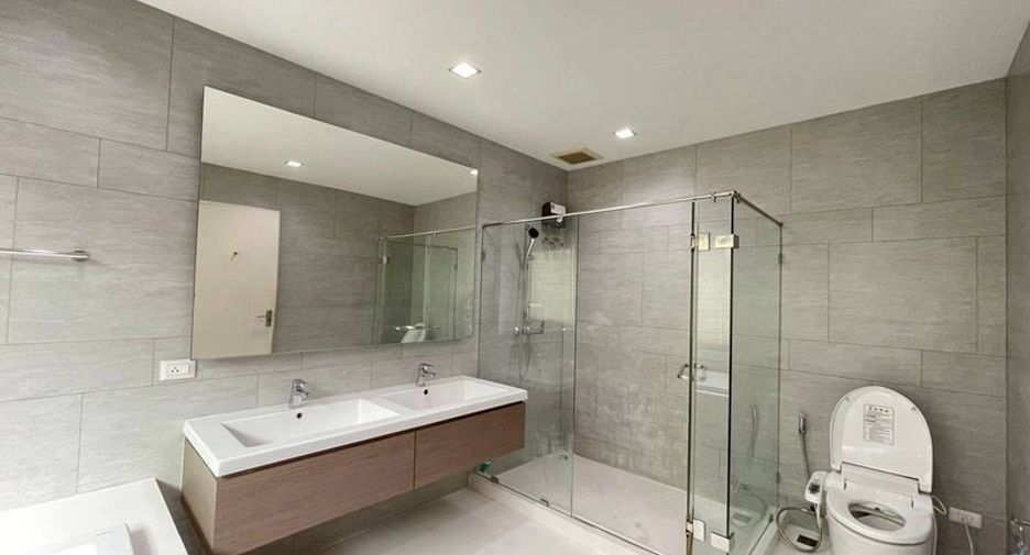 For sale and for rent 4 bedrooms house in Bang Phli, Samut Prakan