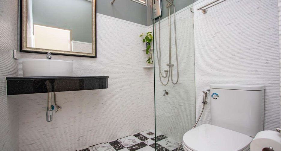Haus zur Miete mit 4 Zimmer in Mueang Chiang Mai, Chiang Mai