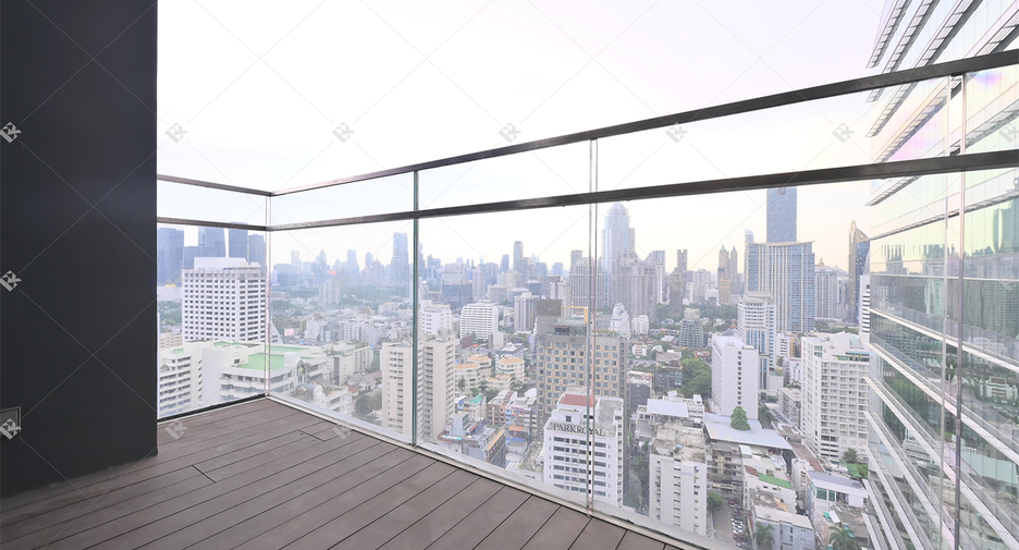 Condo en venta de 3 habitaciones en Khlong Toei, Bangkok