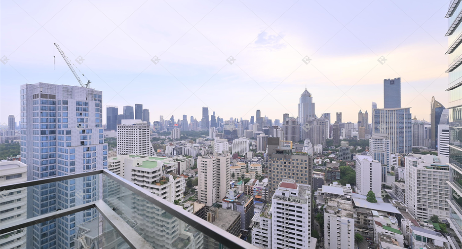 Condo en venta de 3 habitaciones en Khlong Toei, Bangkok