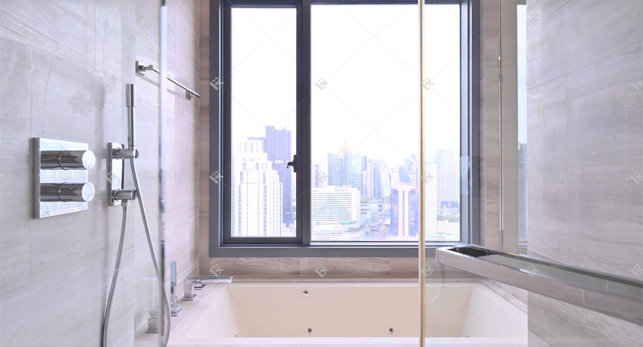 Condo en venta de 3 habitaciones en Khlong Toei, Bangkok