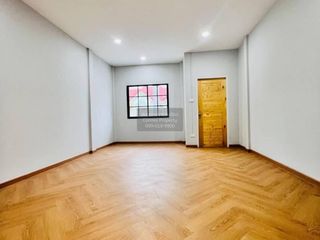 Reihenhaus zum Kauf mit 2 Zimmer in Bang Bua Thong, Nonthaburi