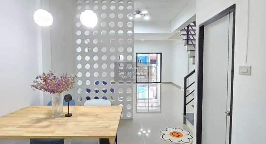 For sale 2 ベッドルーム townhouse in Sai Noi, Nonthaburi
