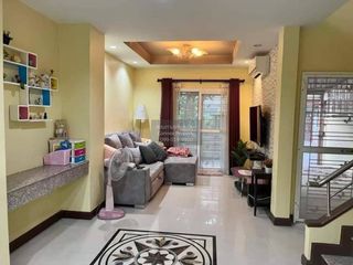 Casa adosada en venta de 3 habitaciones en Bang Khun Thian, Bangkok