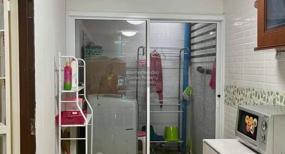 Casa adosada en venta de 3 habitaciones en Bang Khun Thian, Bangkok