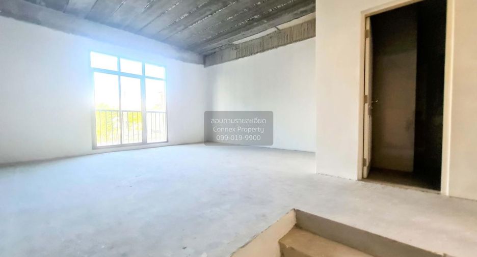 For sale 3 ベッドルーム retail Space in Wang Thonglang, Bangkok