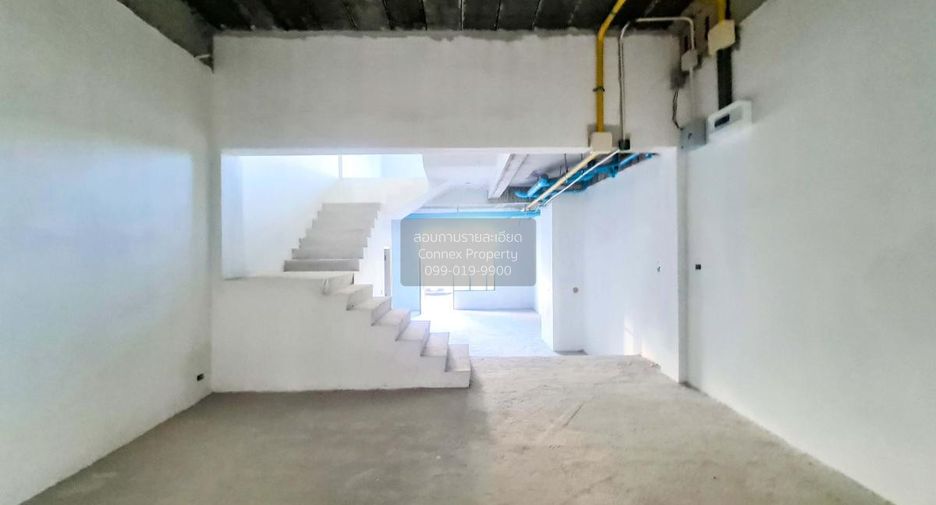 For sale 3 ベッドルーム retail Space in Wang Thonglang, Bangkok