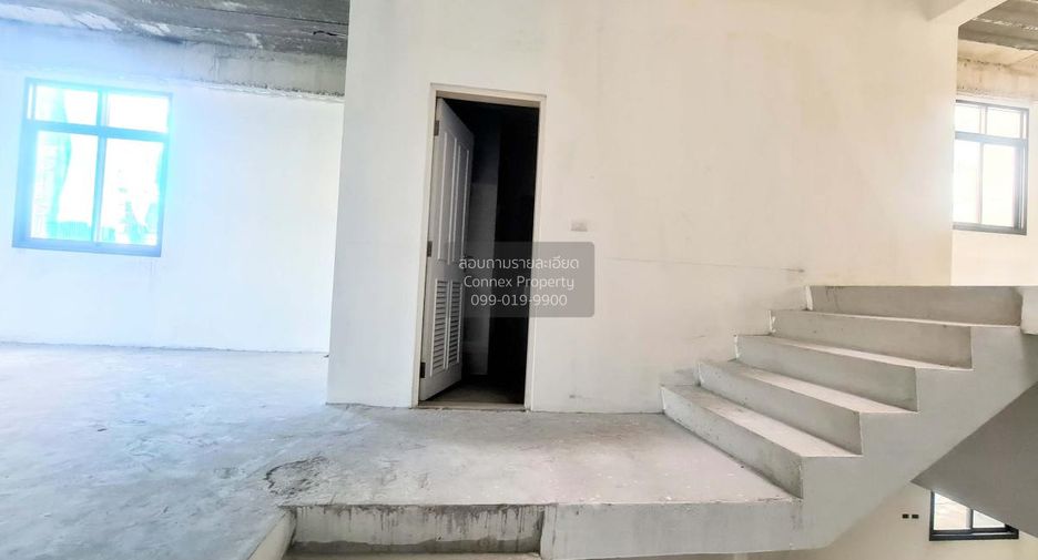 For sale 3 ベッドルーム retail Space in Wang Thonglang, Bangkok