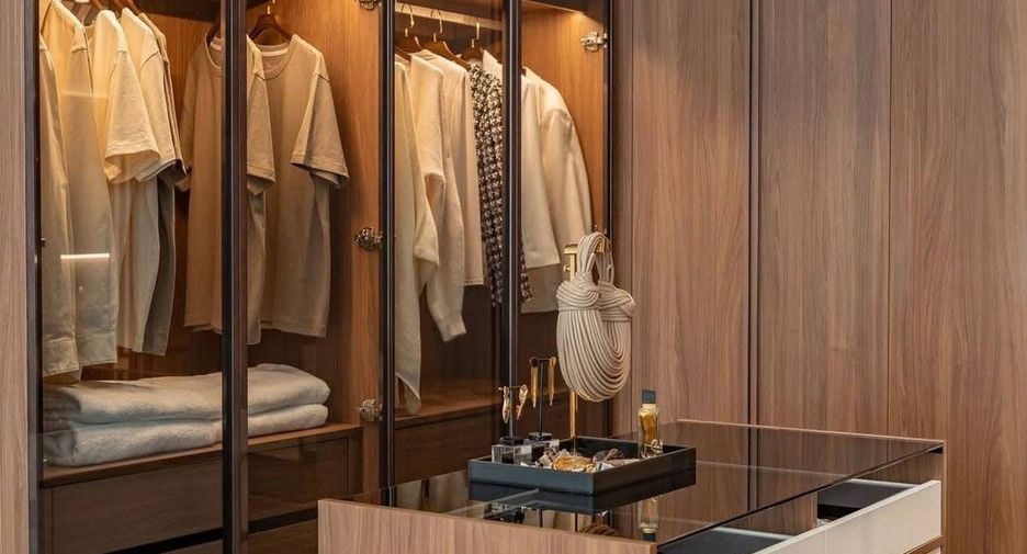 For sale 3 bedrooms condo in Sathon, Bangkok