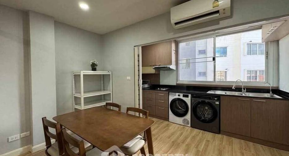 À vendre 2 chambres condo à Bang Na, Bangkok