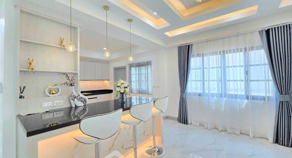 À vendre 4 chambres villa à Bang Lamung, Chonburi