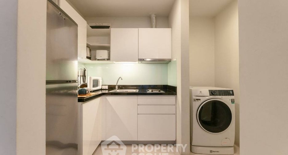 For rent 2 bedrooms apartment in Watthana, Bangkok