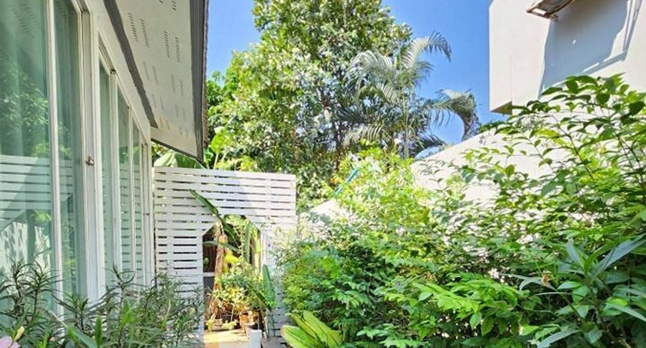 For sale 4 bedrooms house in Lat Krabang, Bangkok