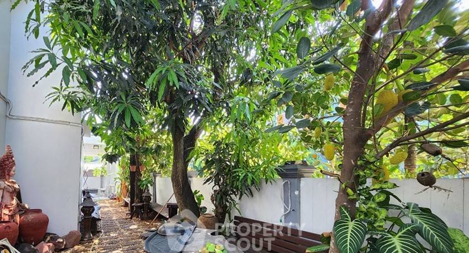For sale 4 bedrooms house in Lat Krabang, Bangkok