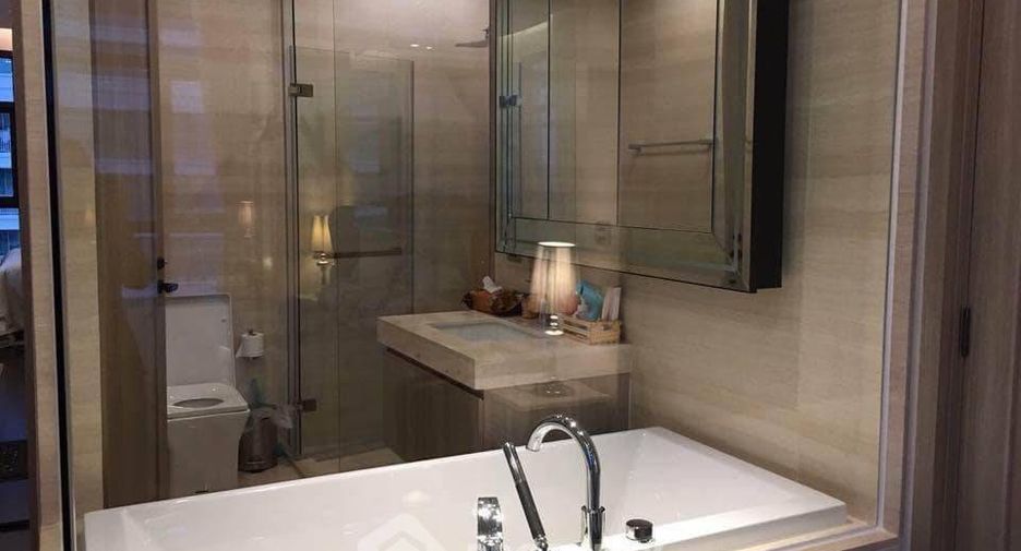 Condo en alquiler de 2 habitaciones en Khlong Toei, Bangkok