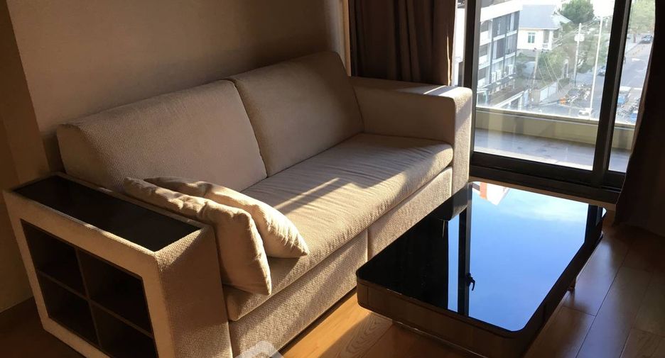 Condo en alquiler de 1 habitaciones en Sathon, Bangkok