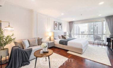 For rent 3 bedrooms condo in Watthana, Bangkok