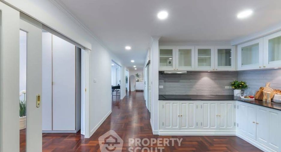 For rent 3 bedrooms condo in Watthana, Bangkok