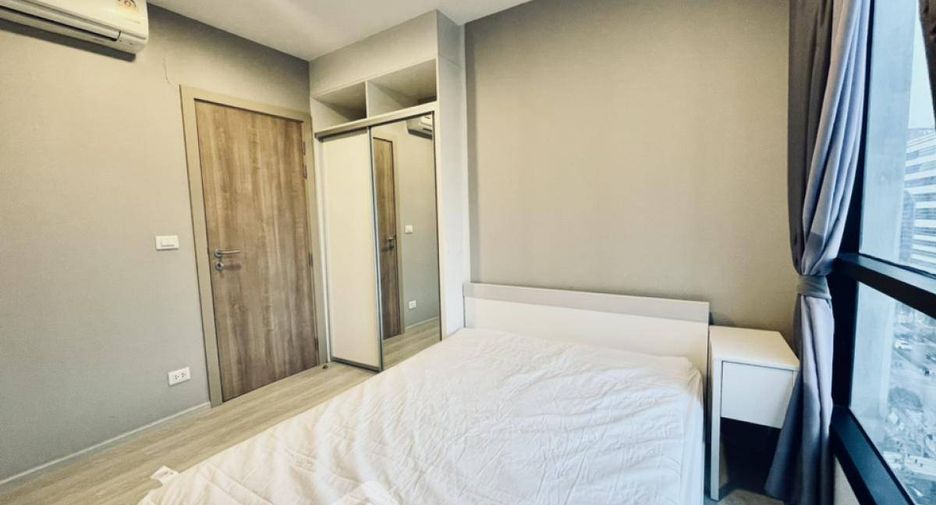 Condo en alquiler de 2 habitaciones en Huai Khwang, Bangkok