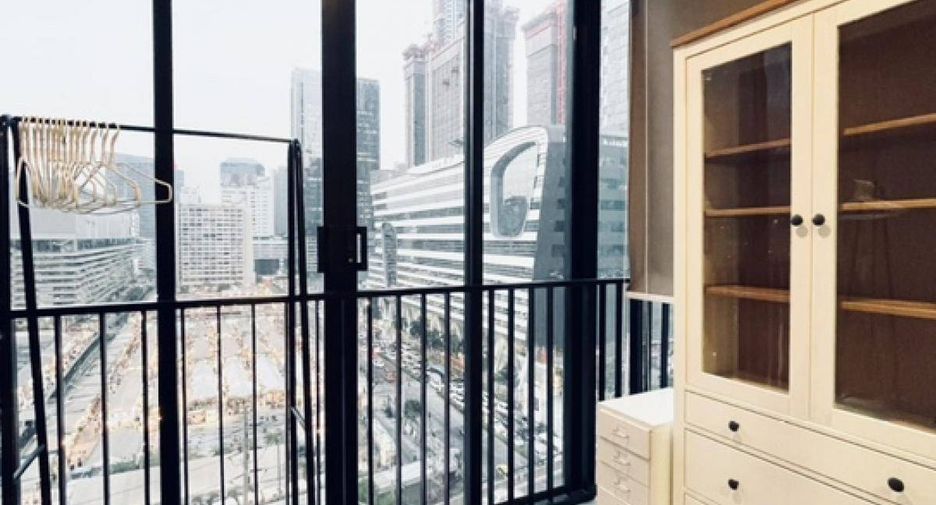 Condo en alquiler de 2 habitaciones en Huai Khwang, Bangkok