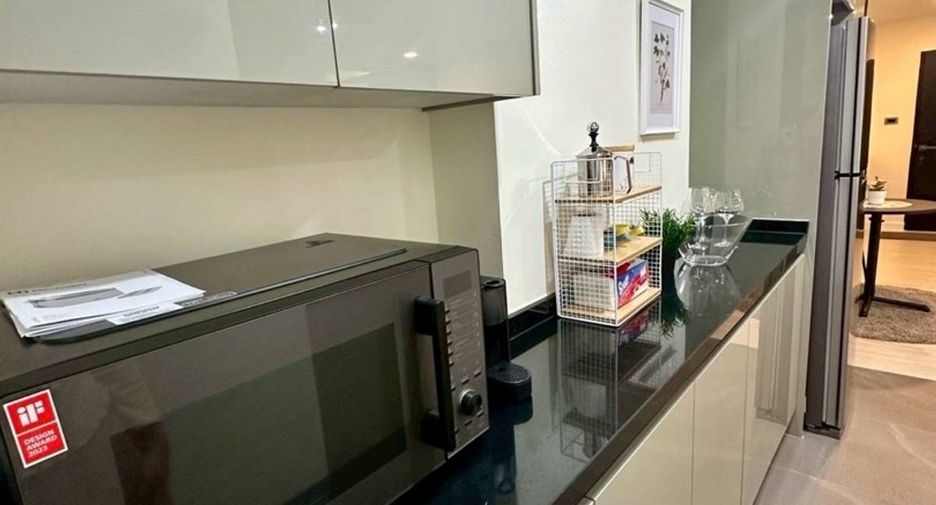 For rent 2 bedrooms condo in Huai Khwang, Bangkok