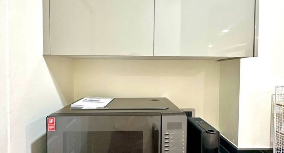 For rent 2 bedrooms condo in Huai Khwang, Bangkok