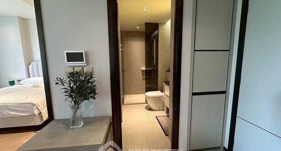 For rent 2 bedrooms condo in Watthana, Bangkok