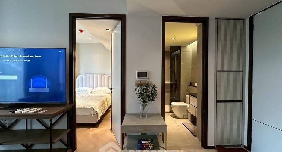 For rent 2 bedrooms condo in Watthana, Bangkok