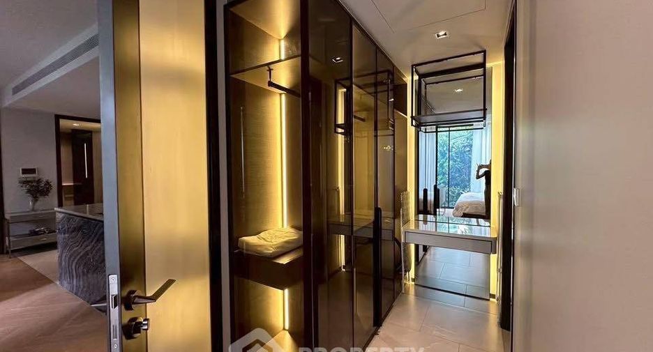For rent 2 bedrooms condo in Watthana, Bangkok