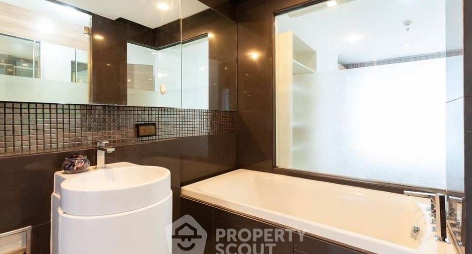 For rent 2 bedrooms condo in Phra Khanong, Bangkok