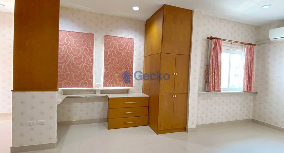 Haus zum Kauf mit 4 Zimmer in Bang Lamung, Chonburi