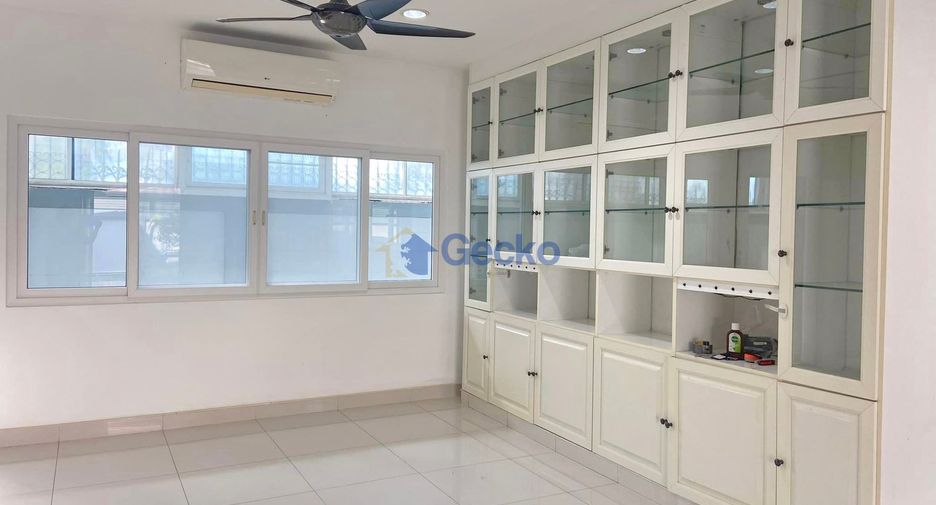 Haus zum Kauf mit 4 Zimmer in Bang Lamung, Chonburi