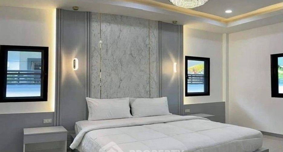 Haus zur Miete mit 5 Zimmer in Bang Lamung, Chonburi