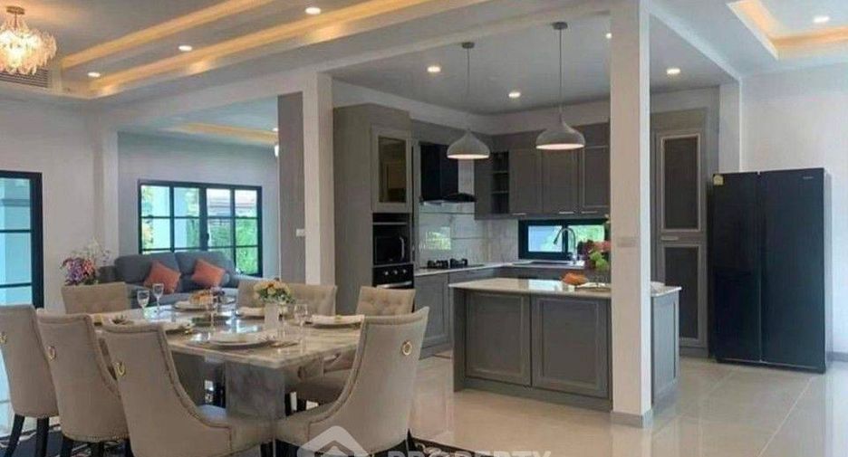 Haus zur Miete mit 5 Zimmer in Bang Lamung, Chonburi