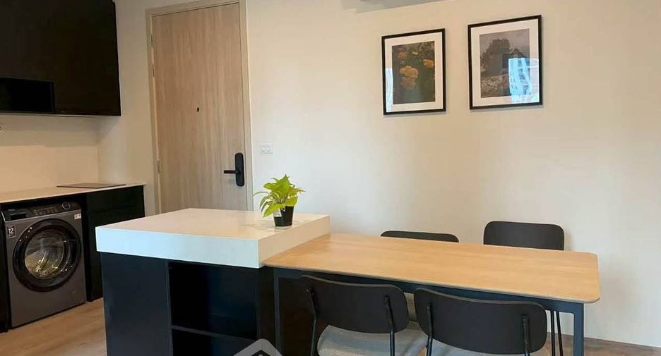 For rent 2 bedrooms condo in Huai Khwang, Bangkok