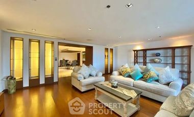 For rent 3 bedrooms condo in Watthana, Bangkok