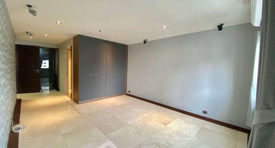 Condo en alquiler de 3 habitaciones en Watthana, Bangkok