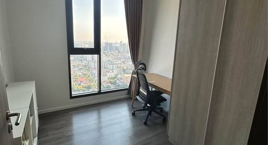 For rent 2 bedrooms condo in Bang Na, Bangkok