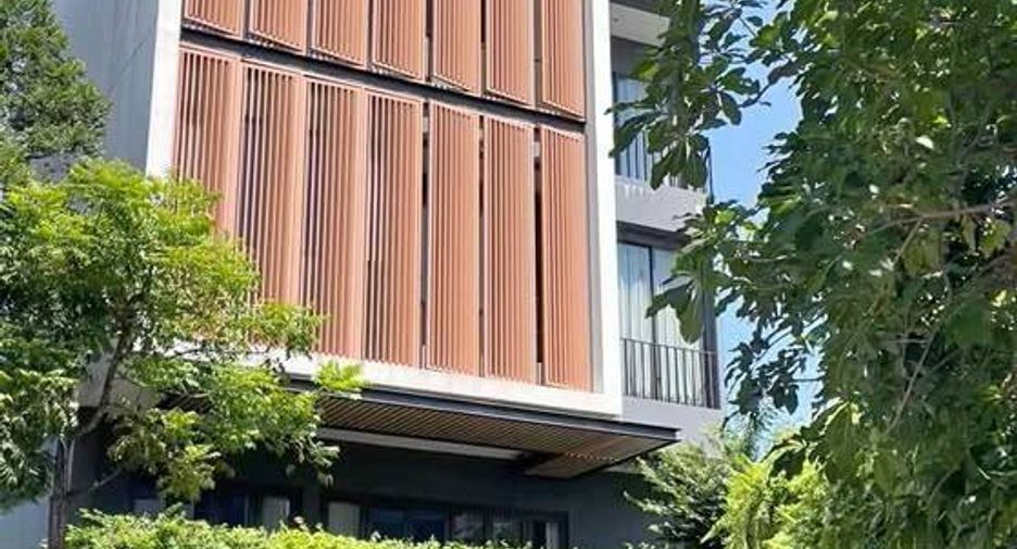 Haus zur Miete mit 4 Zimmer in Watthana, Bangkok