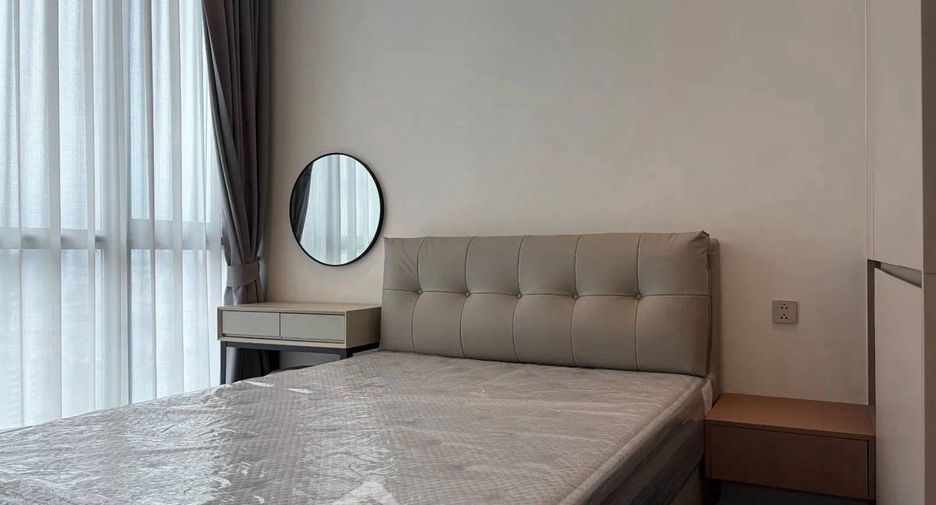 For rent 3 bedrooms condo in Sathon, Bangkok
