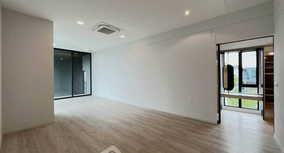 Haus zur Miete mit 4 Zimmer in Saphan Sung, Bangkok